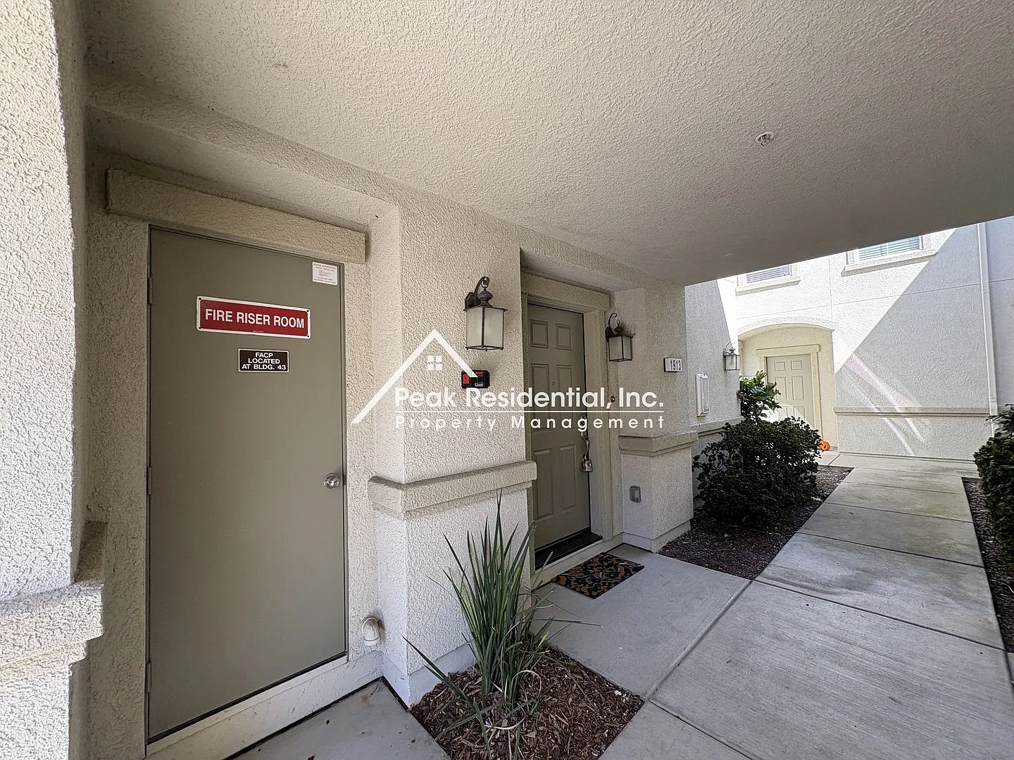 Very Nice North Natomas 2bd/2ba Condo with 2 Car Garage — Photo 3