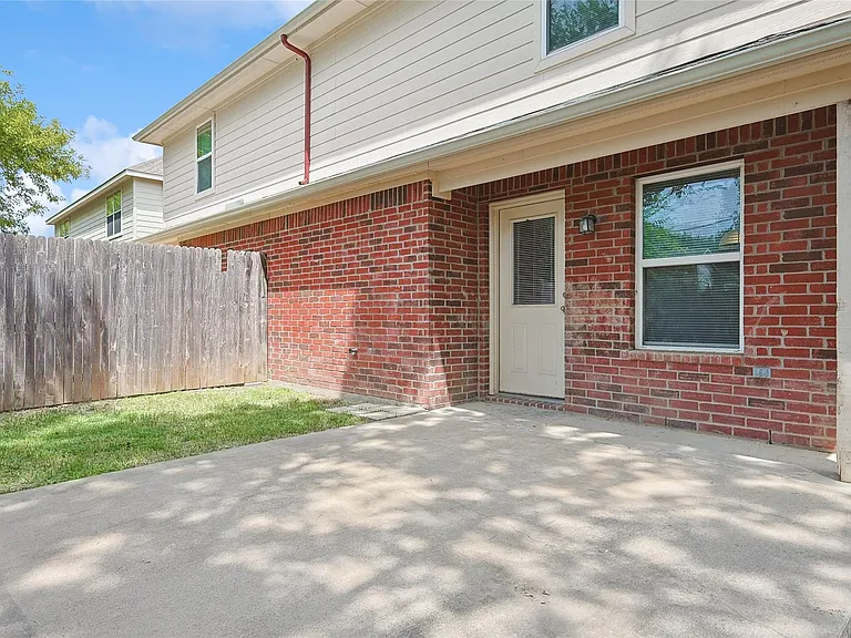 819 Parkplace Rdg — Photo 16