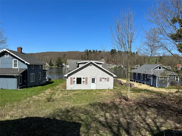 16 Forest Lake Rd #2, Montrose, PA 18801