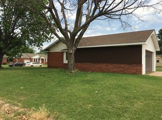 937 W Choctaw St, Lindsay, OK 73052