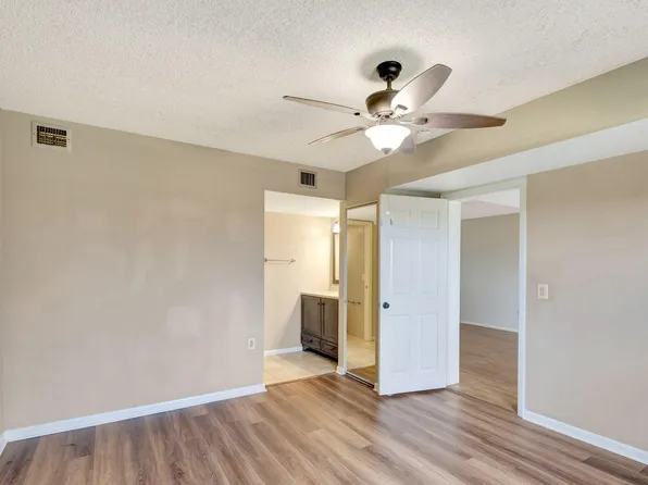 3521 Village Boulevard #302, West Palm Beach, FL 33409