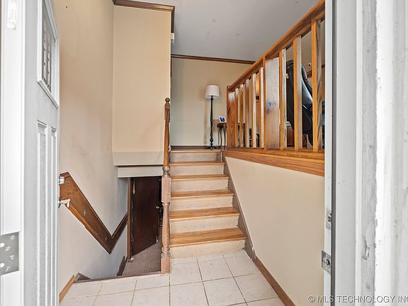 3rd image of 804 N Woodland Dr E
