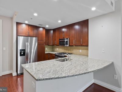 8220 Crestwood Heights Dr APT 213, Mc Lean, VA, 22102