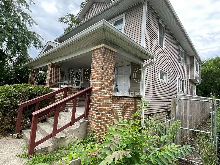 916 N Tuxedo St — Photo 2