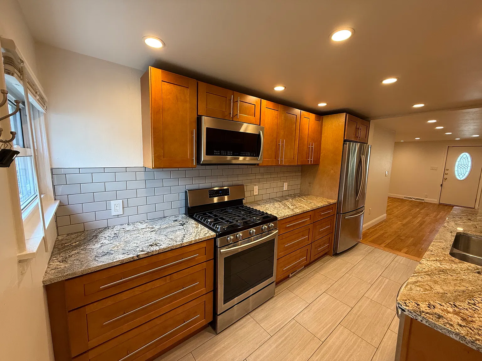 3 bed, 1224 sqft, $1,900 — Photo 1