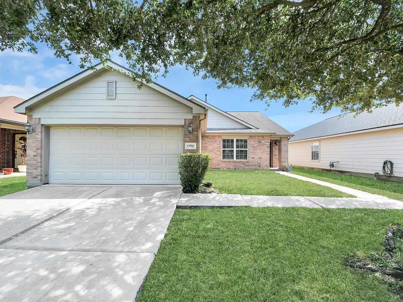 3 bed, 2.0 bath, 1818 sqft, $1,850 — Photo 1