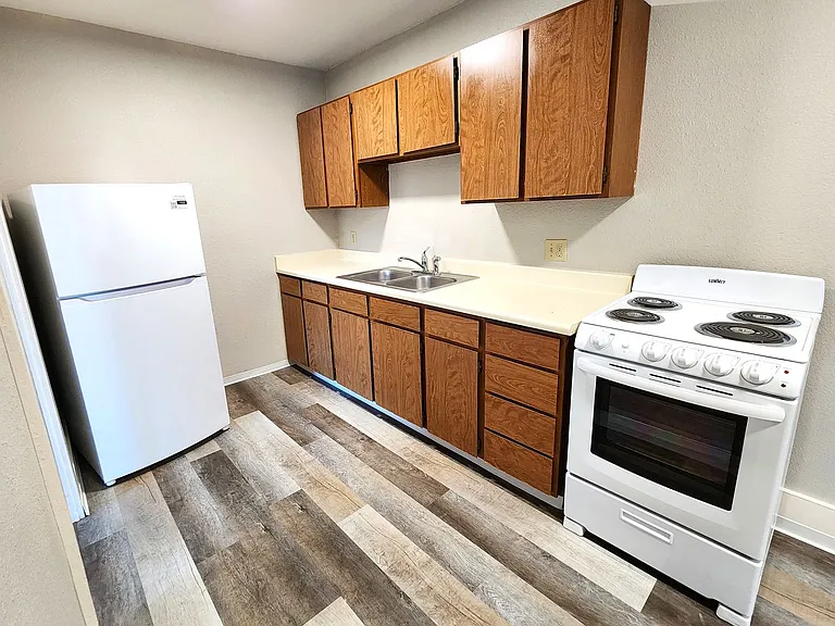 Florence Apartments — Photo 2