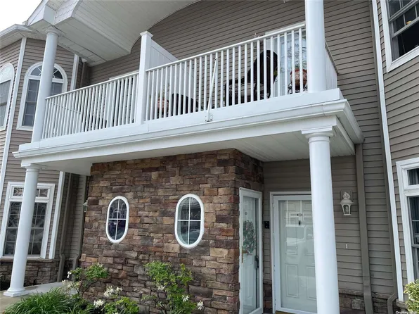 44 Jacqueline Way #44, North Babylon, NY 11703