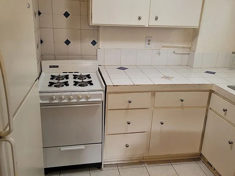 1227 Oak Grove Dr #1 — Photo 6