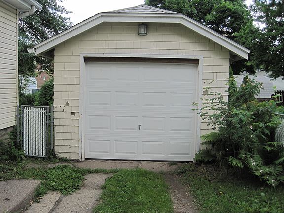 3rd image of 312 W 2nd Ave
