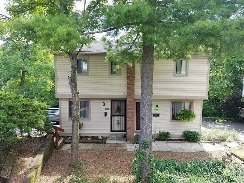 450 Crosby Dr photo 1