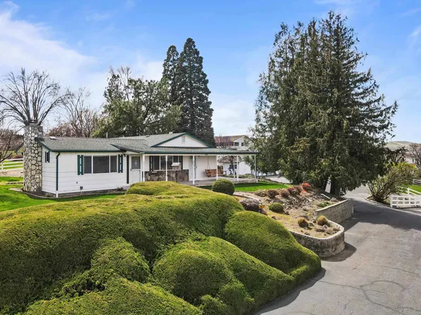 633 Swan Rd, Sunnyside, WA 98944