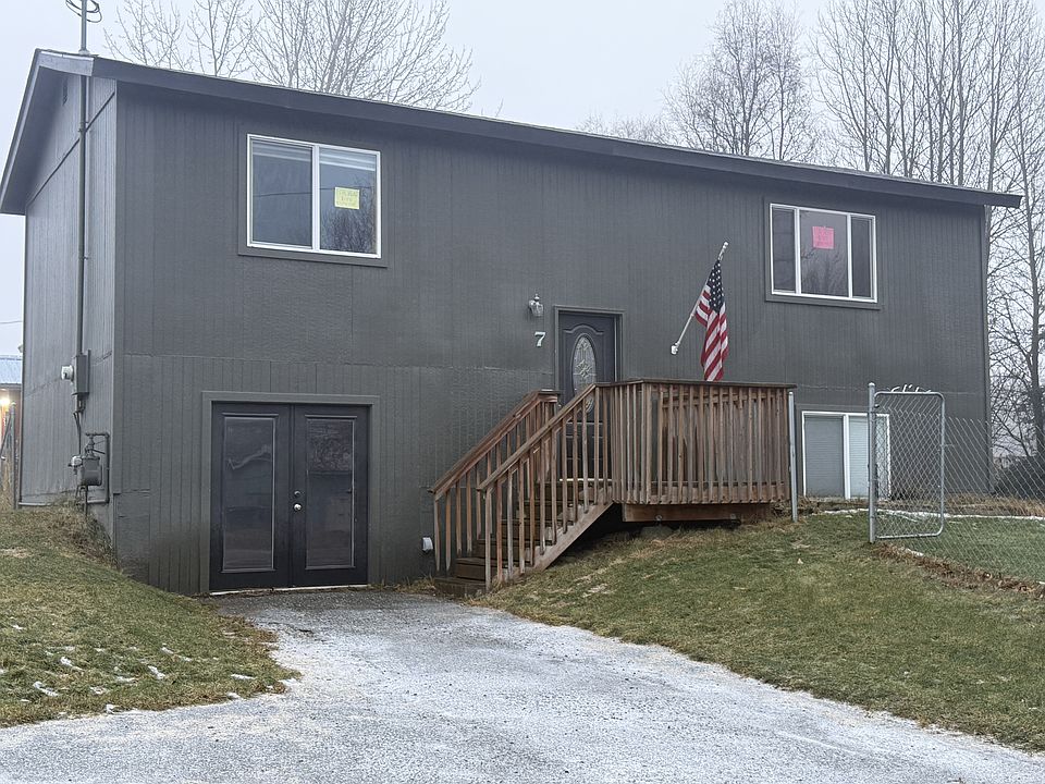 1st image of 427 N Gulkana St