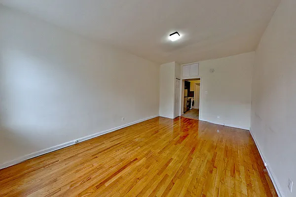 Rented by REAL New York | media 6