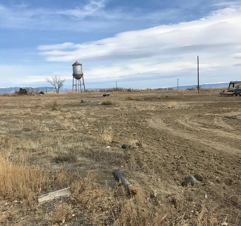1st image of N 1st St W