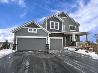 445 Prairie Way S, Bayport, MN 55003