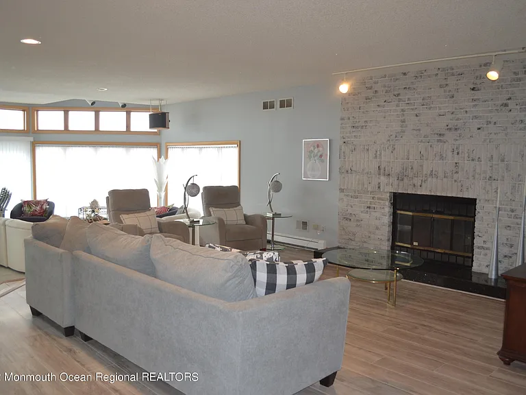 106 Oceanfront — Photo 13