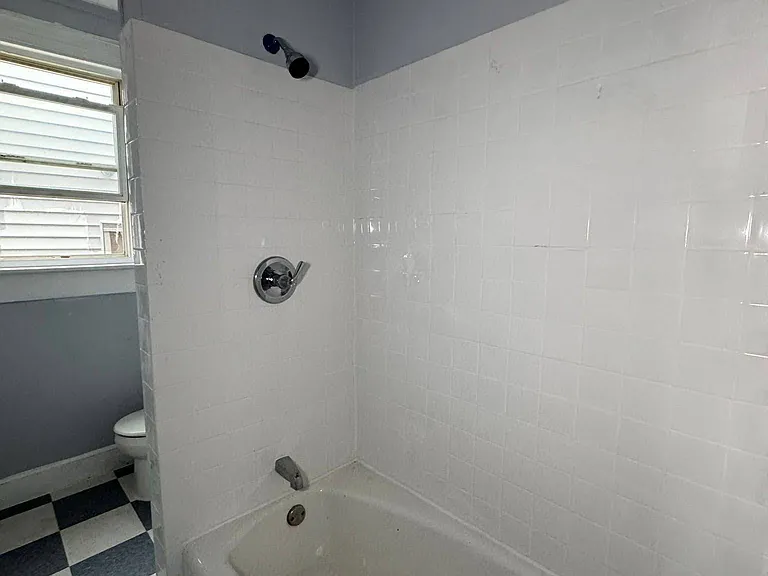 95 Brown Pl #SF — Photo 4