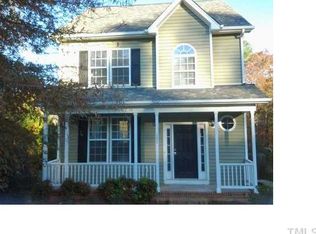 121 Aldeburgh Ct, Holly Springs, NC 27540