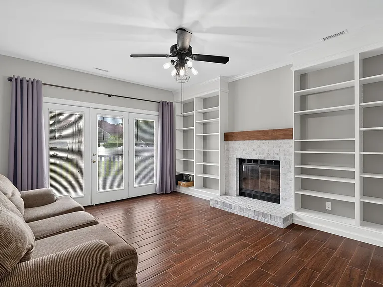 898 Gunston Ct — Photo 13