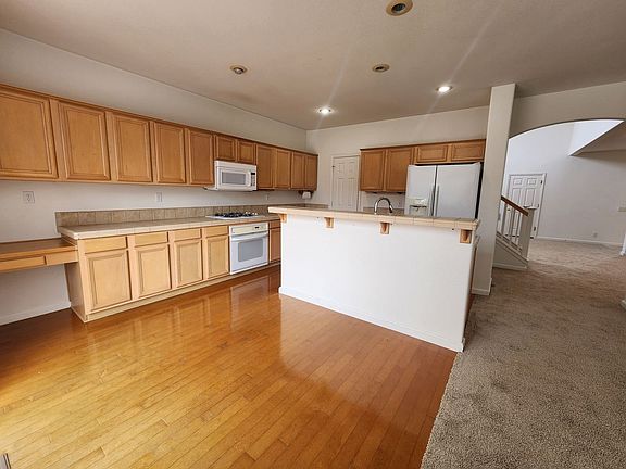 3rd image of 3410 Long Dr