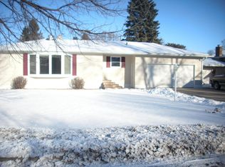 710 9th St NW, Jamestown, ND 58401