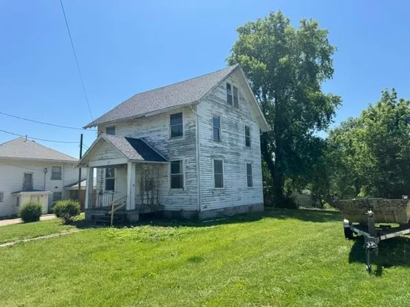 605 E Washington St, Sigourney, IA 52591