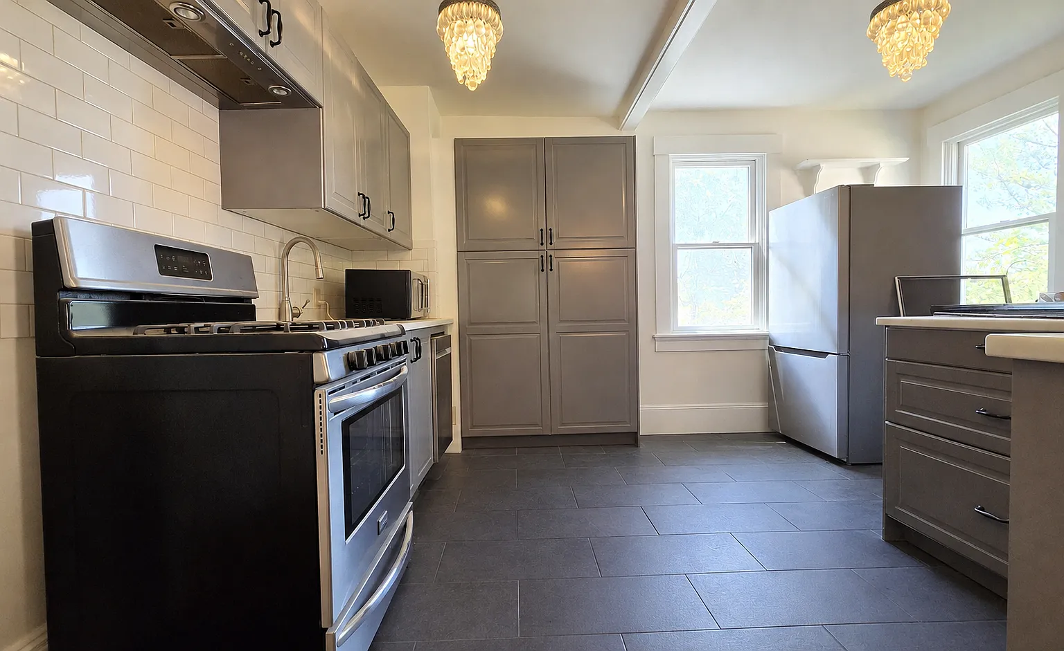 4 bed, 1400 sqft, $3,400 — Photo 1