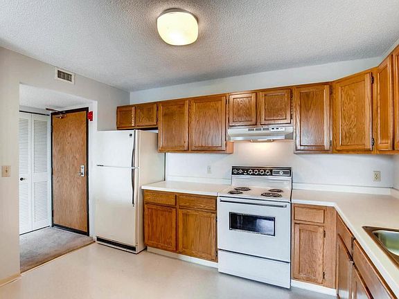 2nd image of 6615 Lake Shore Dr #1012