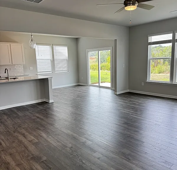 142 Gervais Cir — Photo 3