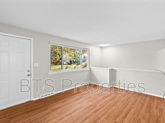 4th image of 502 W Brookridge Ln
