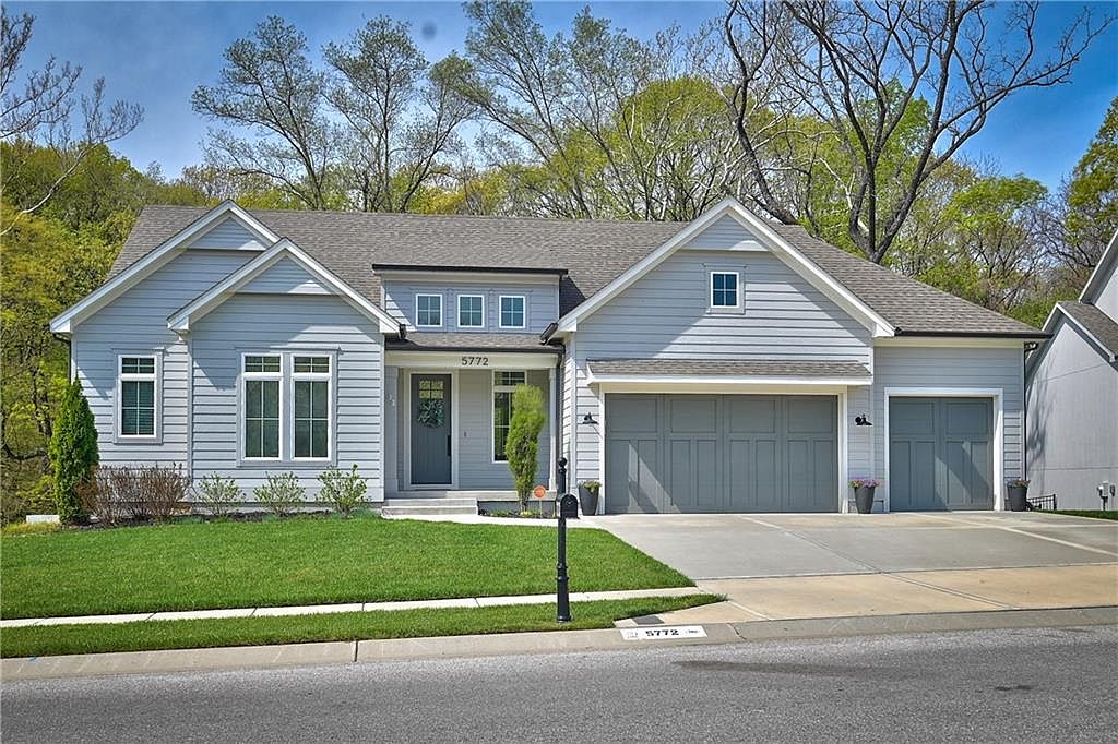 5772 Thousand Oaks Dr, Parkville, MO 64152 Zillow