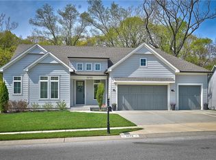 5772 Thousand Oaks Dr, Parkville, MO 64152