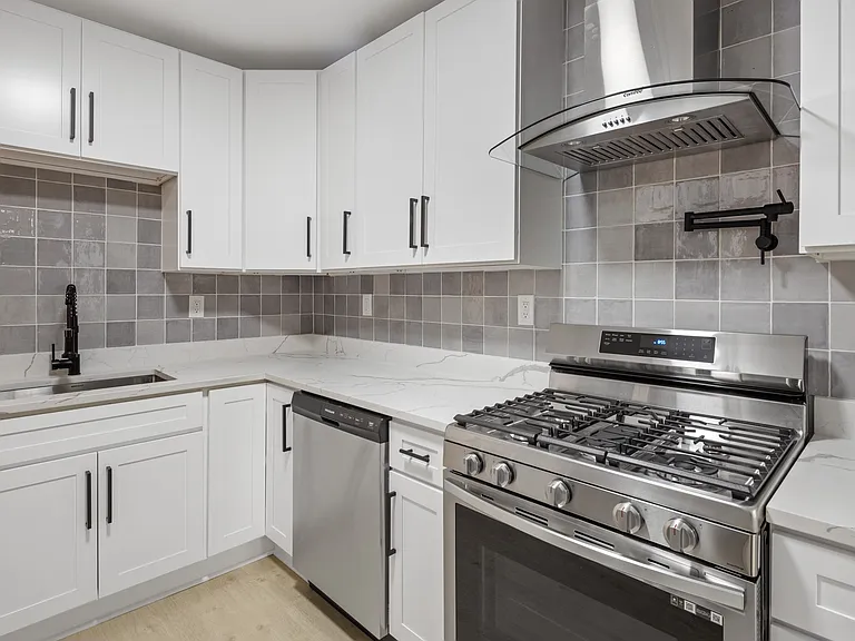 315 E Fort Ave — Photo 10