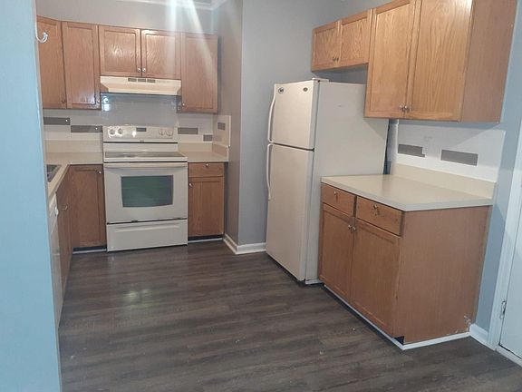 3rd image of 120 Long Ave