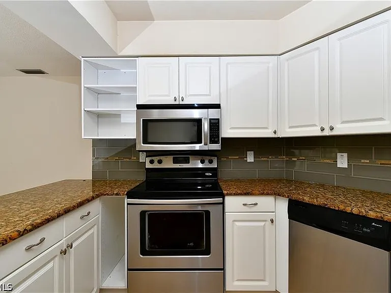 9 Park Lane Cir — Photo 9