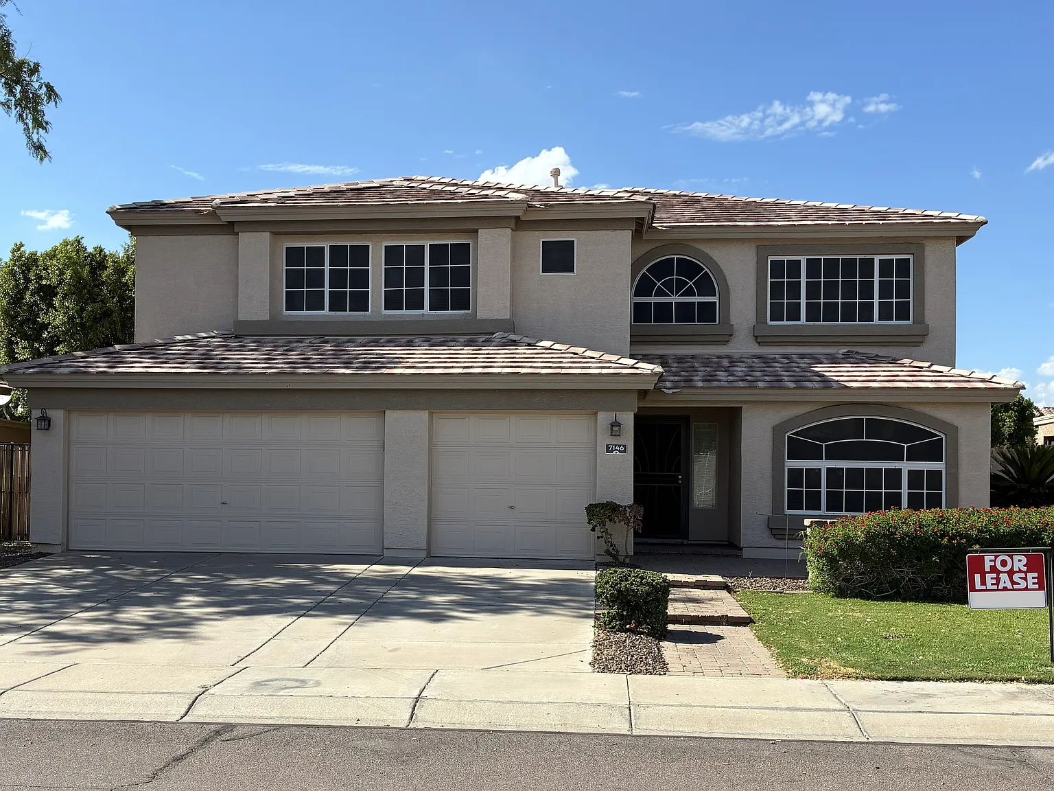 4 bed, 2.5 bath, 3098 sqft, $3,195 — Photo 1