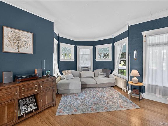 4th image of 258 N Ocean Avenue