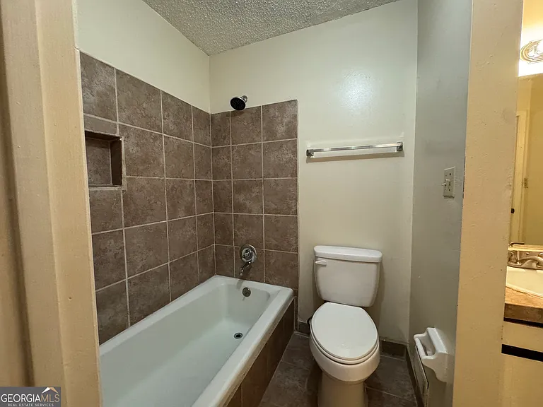 5140 Highpoint Rd #21 — Photo 6