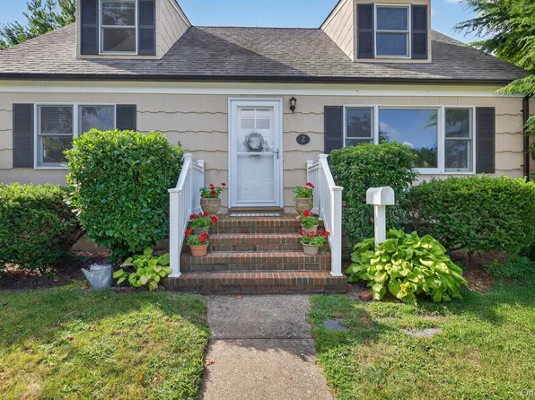 2 Perkins Avenue, Amityville, NY 11701
