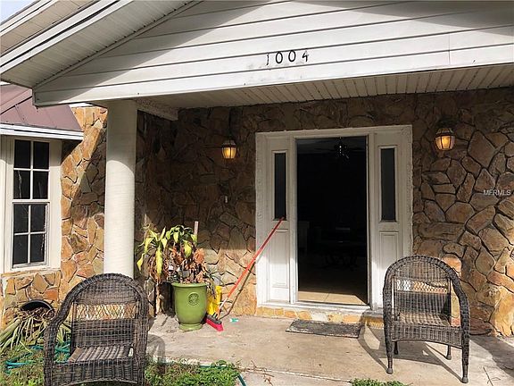 2nd image of 1004 W Ball St
