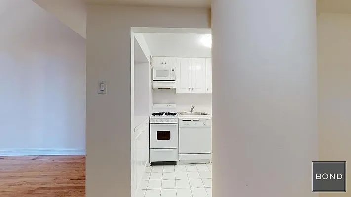 Rented by Bond New York | media 14