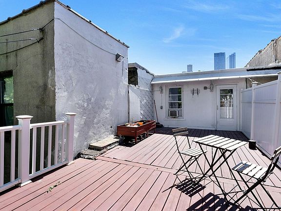 5th image of 1017 W Side Ave #2