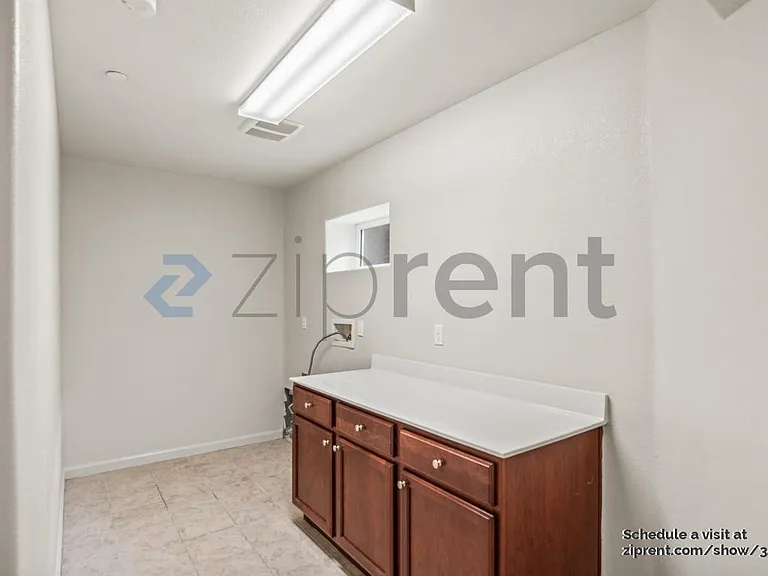 2858 10th St — Photo 27