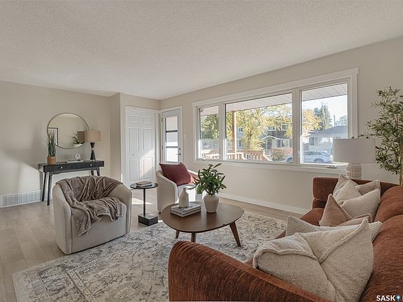 5th image of 310 Garnet Street