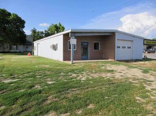 305 E Holme St, Norton, KS 67654