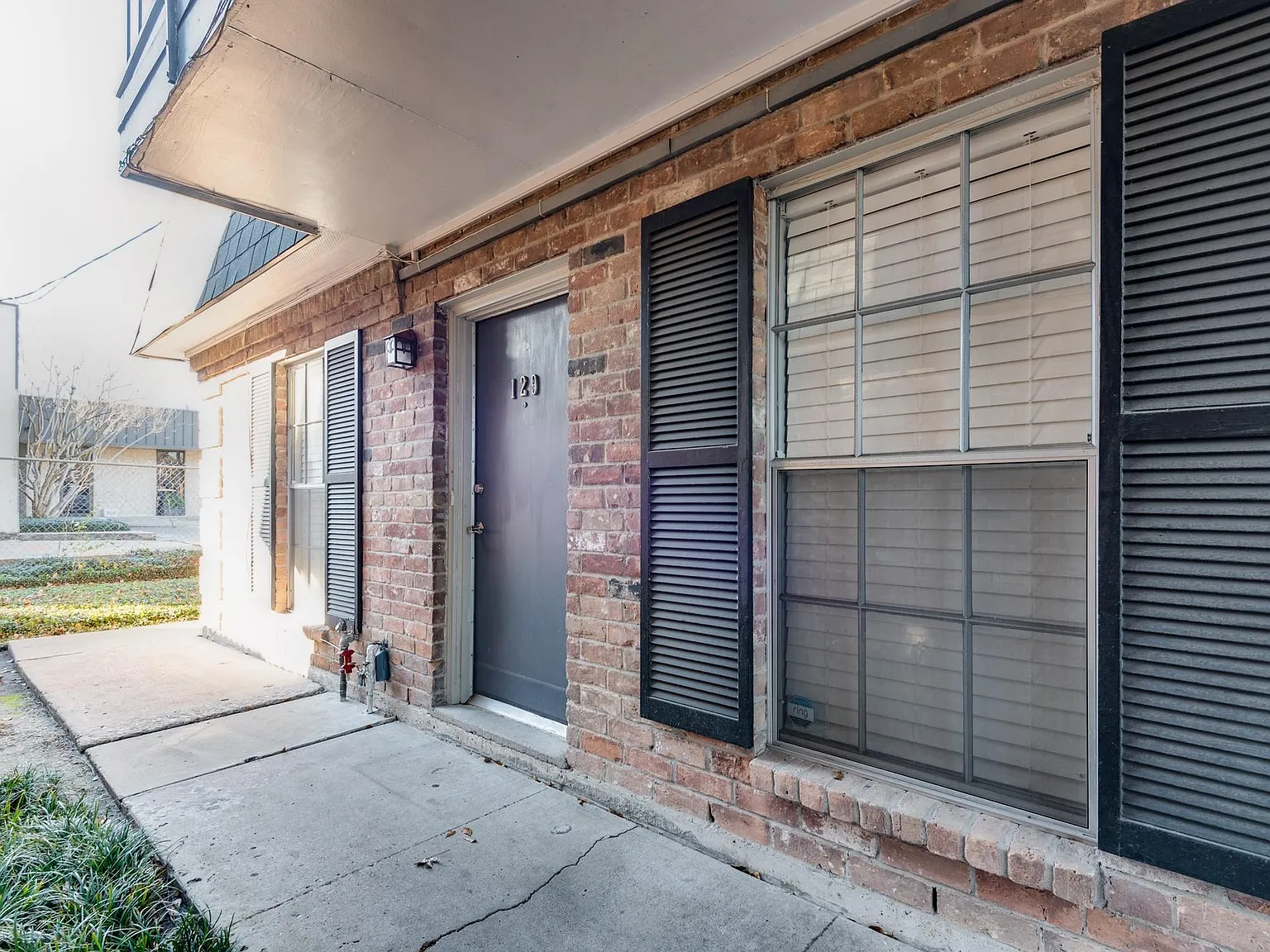 1 bed, 1.0 bath, 672 sqft, $1,250 — Photo 2