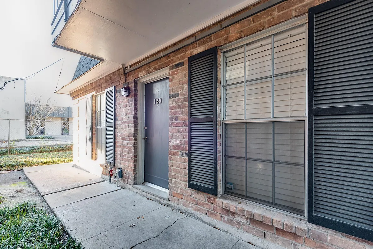 Building Photo - 9029 Gaylord Dr #129