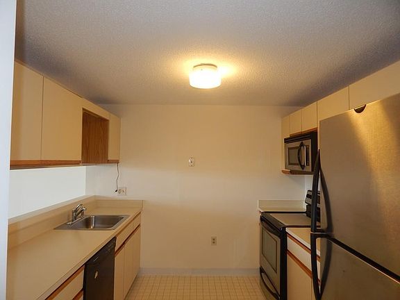 2nd image of 1 Adams St Unit 506