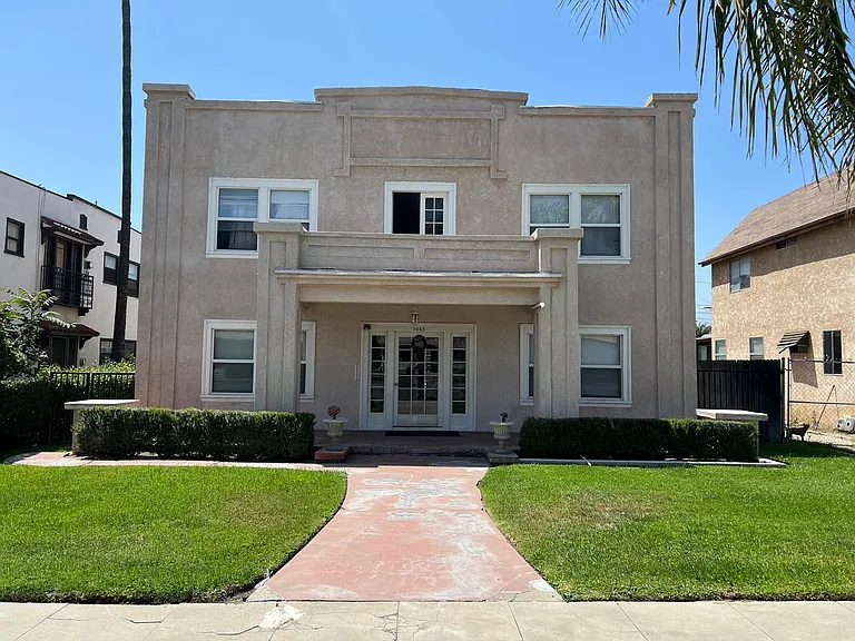 1065 La Cadena — Photo 1